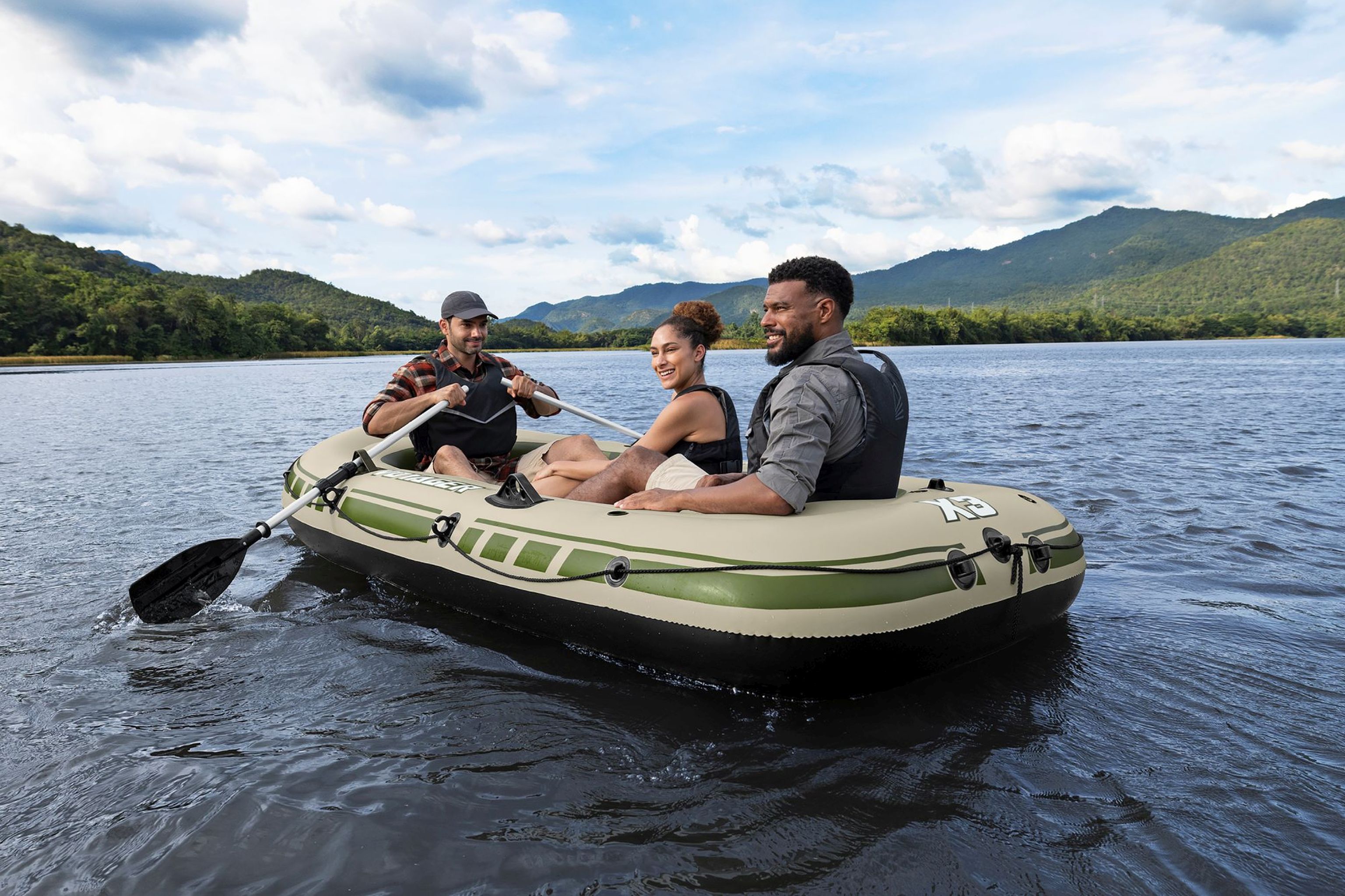 -Langtext: ## Bestway Voyager X3: Schlauchboot für 3 Personen im Komplett-Set